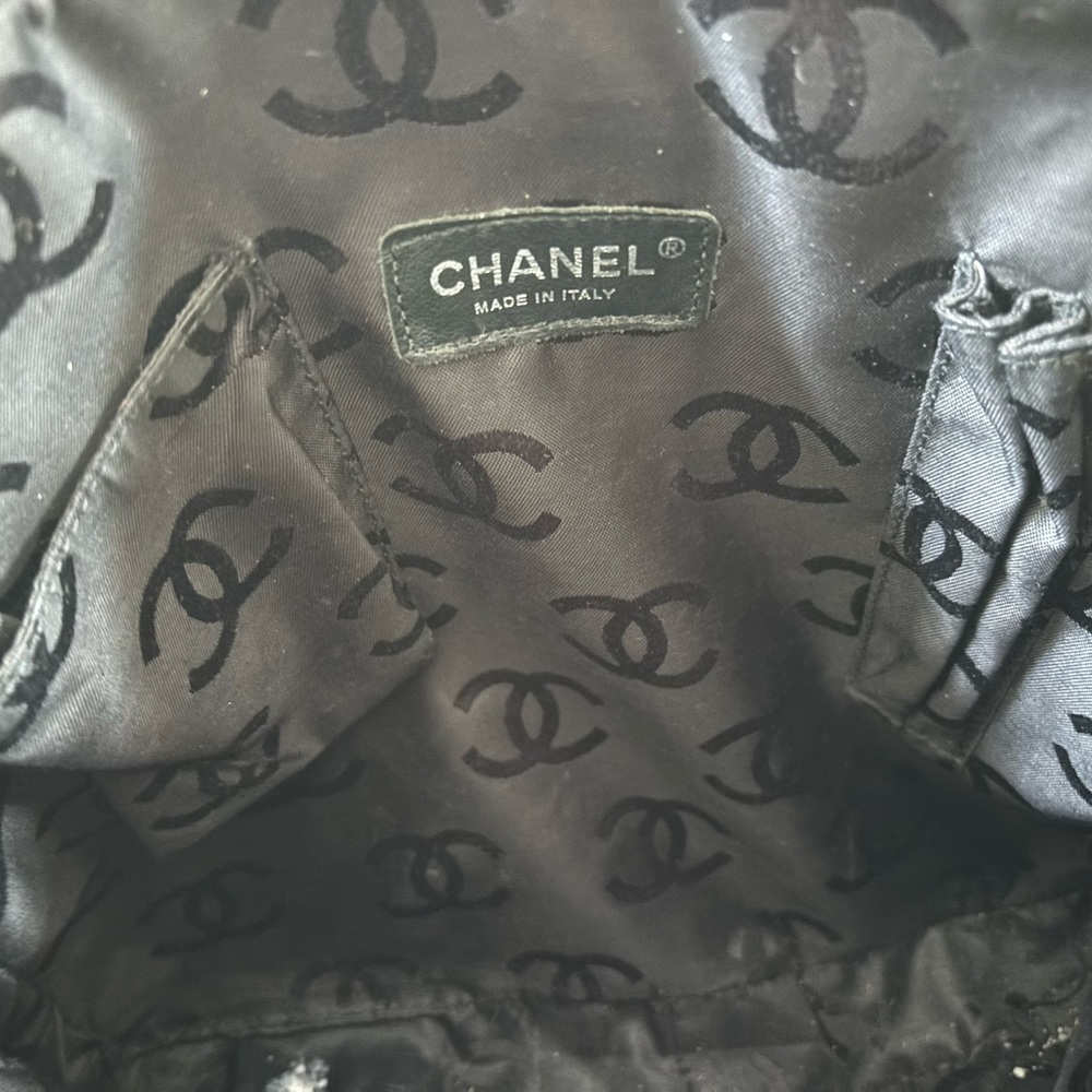 ๐ Chanel CC Cambon line Crossbody bag - Picture 10 of 13